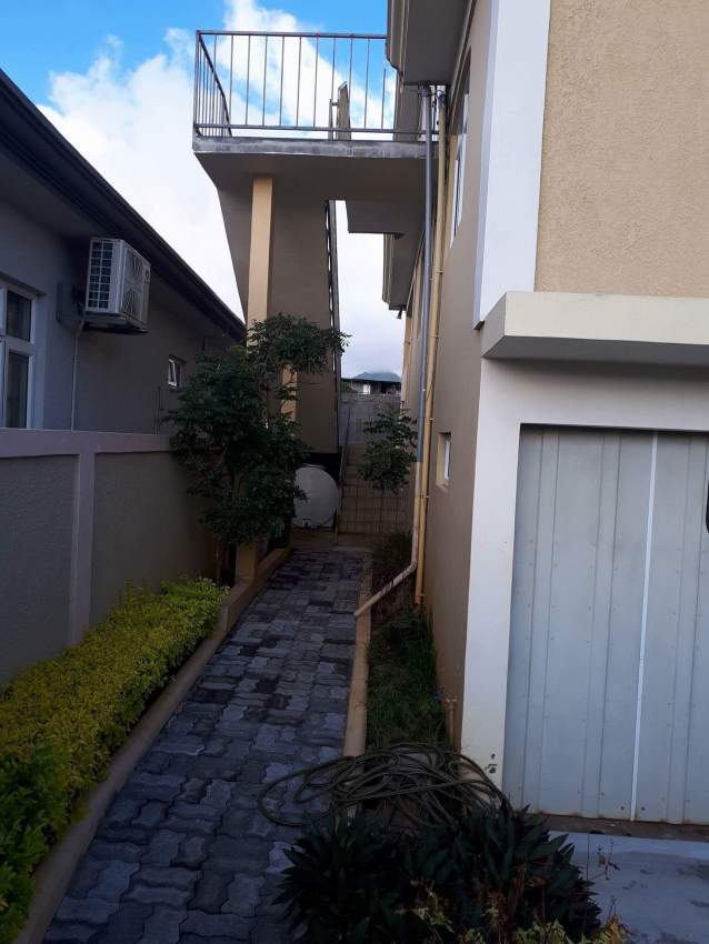 Big house for sale in Grand River South East - 3 - House  on Aster Vender