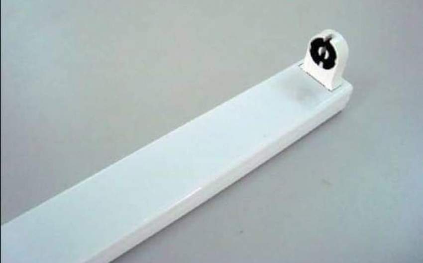 Led tube 4ft + base for sale - 1 - All household appliances  on Aster Vender