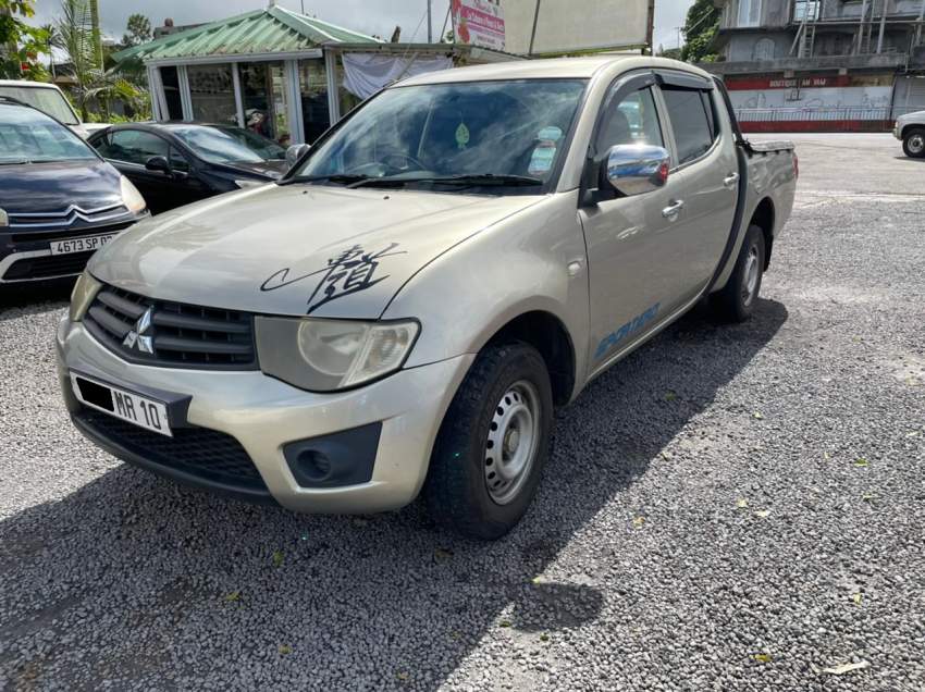 2x4 Mitsubishi L200 Sportero Year 10 - 4 - Pickup trucks (4x4 & 4x2)  on Aster Vender