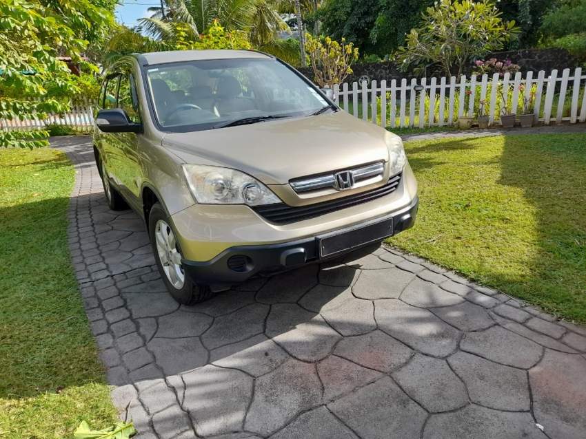 HONDA CRV 07 - 4 - SUV Cars  on Aster Vender