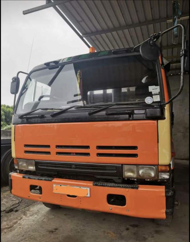Camion Nissan PF6 Turbo at AsterVender
