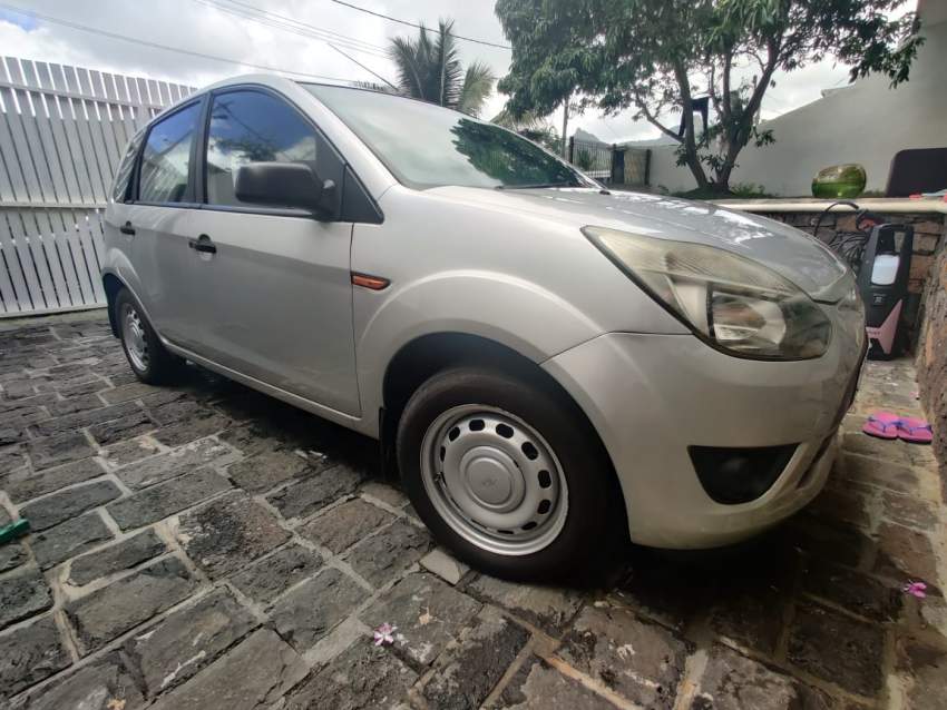 Ford Figo Year 2011  - 4 - Compact cars  on Aster Vender