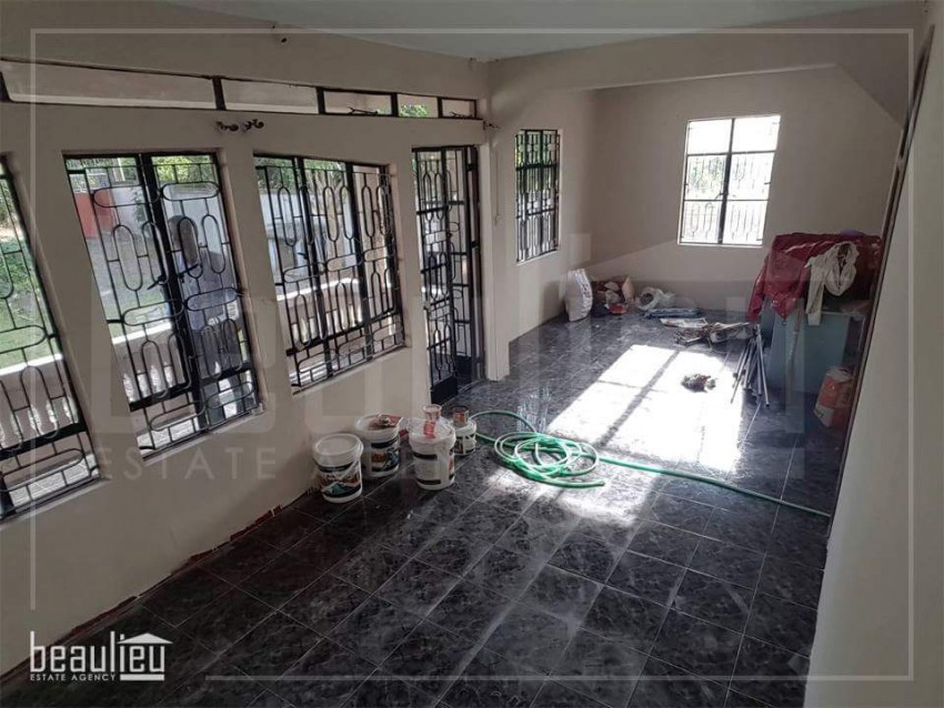 **3 bedrooms house built on a plot of 10p for sale in Goodlands** - 3 - House  on Aster Vender