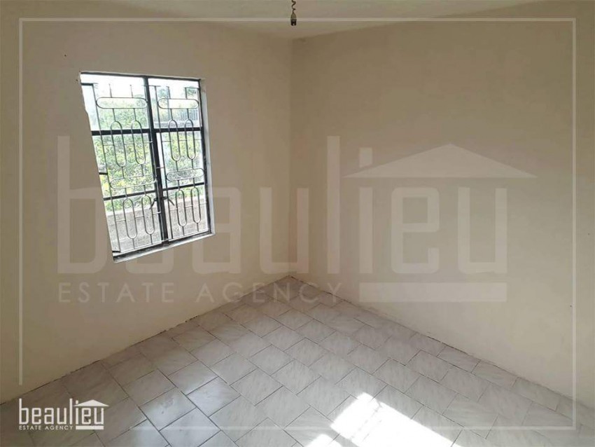 **3 bedrooms house built on a plot of 10p for sale in Goodlands** - 1 - House  on Aster Vender