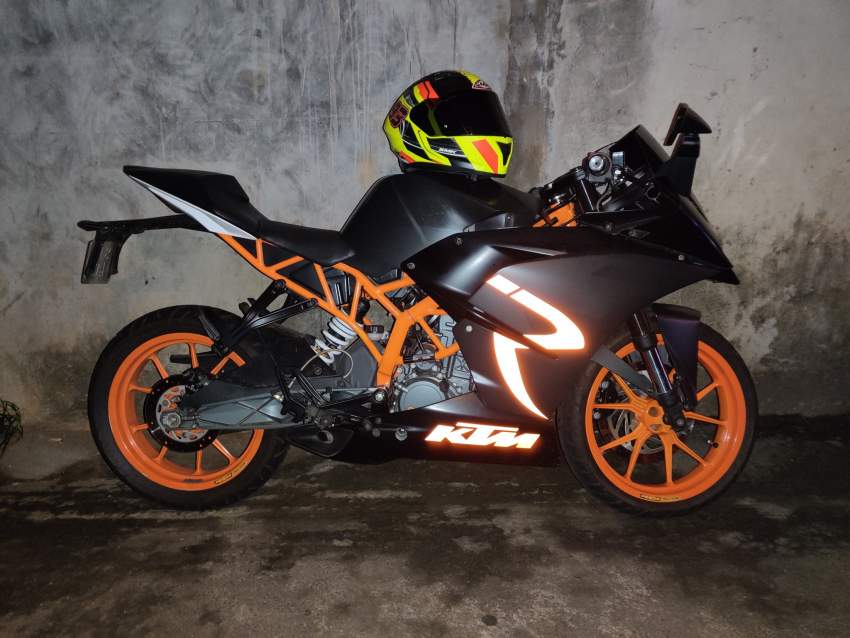 KTM RC 200 - 1 - Sports Bike  on Aster Vender