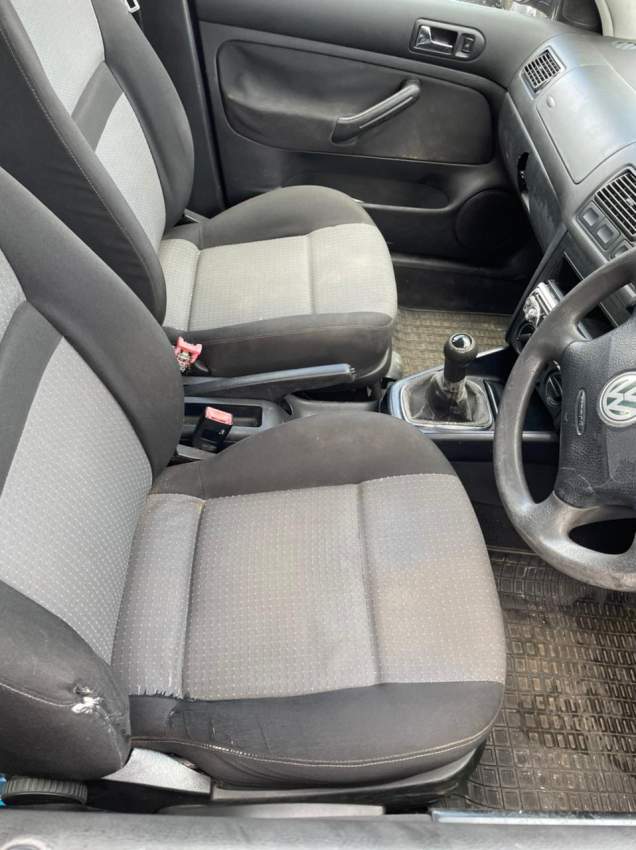 Volkswagen Golf Year 05 - 5 - Compact cars  on Aster Vender