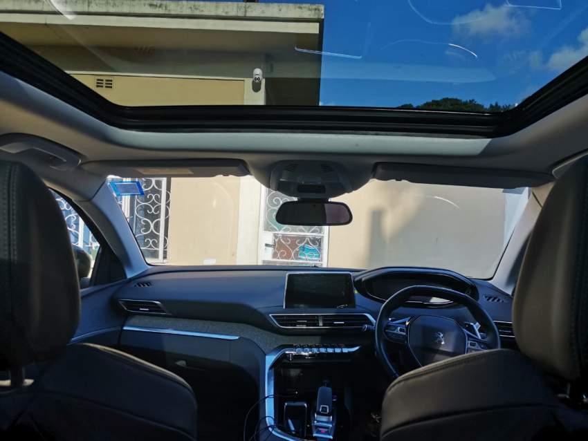 Peugeot 3008 1.2 Allure PureTech EAT6 - 5 - SUV Cars  on Aster Vender