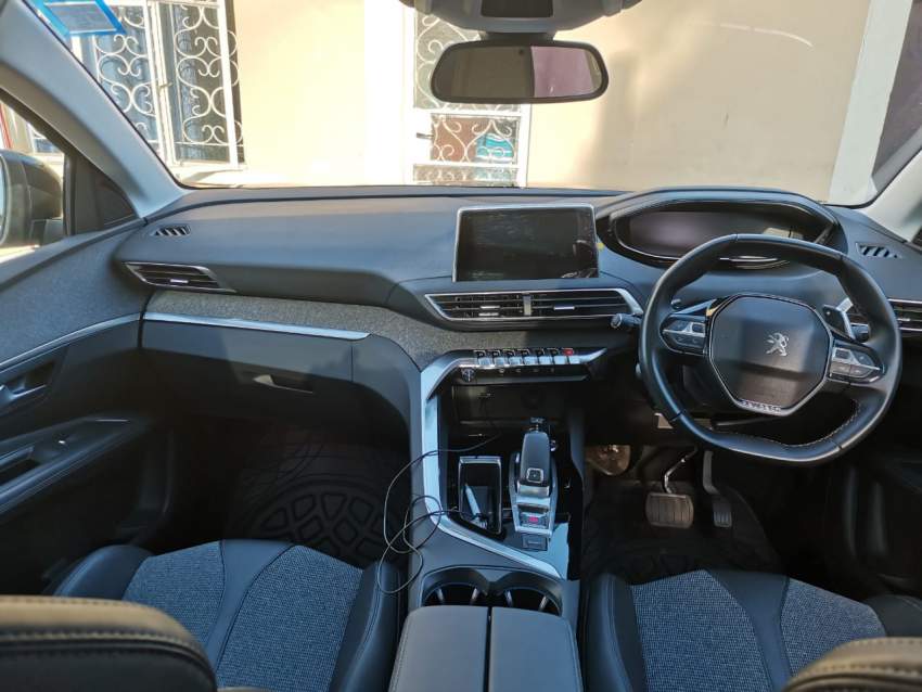 Peugeot 3008 1.2 Allure PureTech EAT6 - 1 - SUV Cars  on Aster Vender