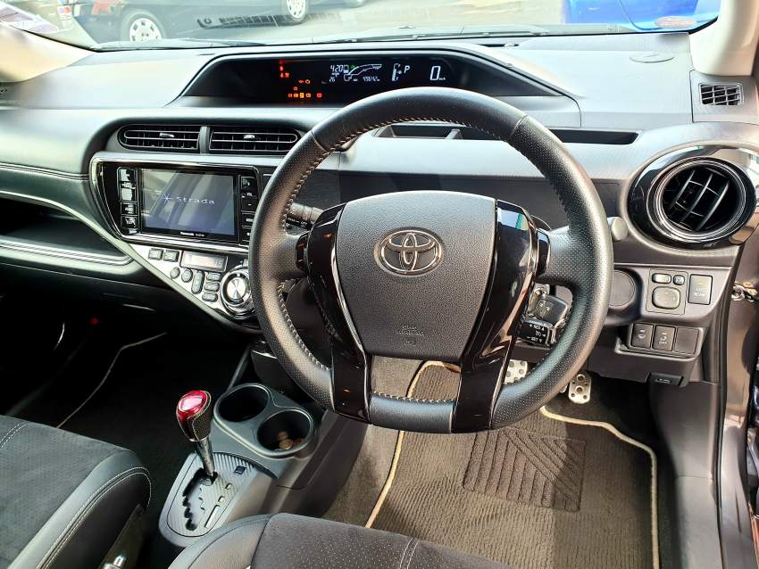 Toyota Aqua G Hybrid - 3 - Sport Cars  on Aster Vender