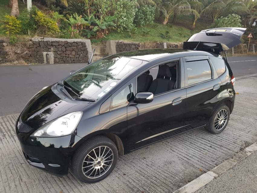 Honda fit  - 1 - Compact cars  on Aster Vender