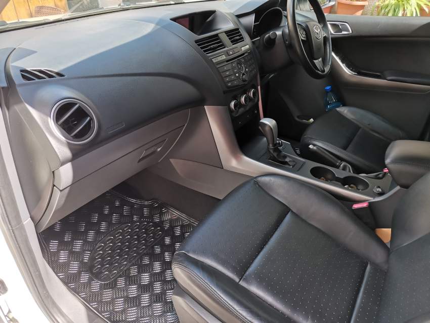 Mazda bt50 - 5 - Pickup trucks (4x4 & 4x2)  on Aster Vender