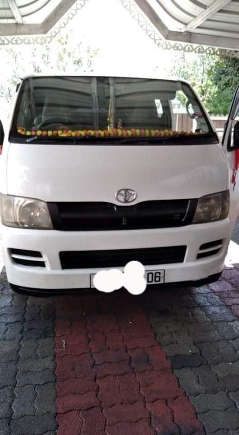 Toyota Hiace - 4 - Passenger Van  on Aster Vender