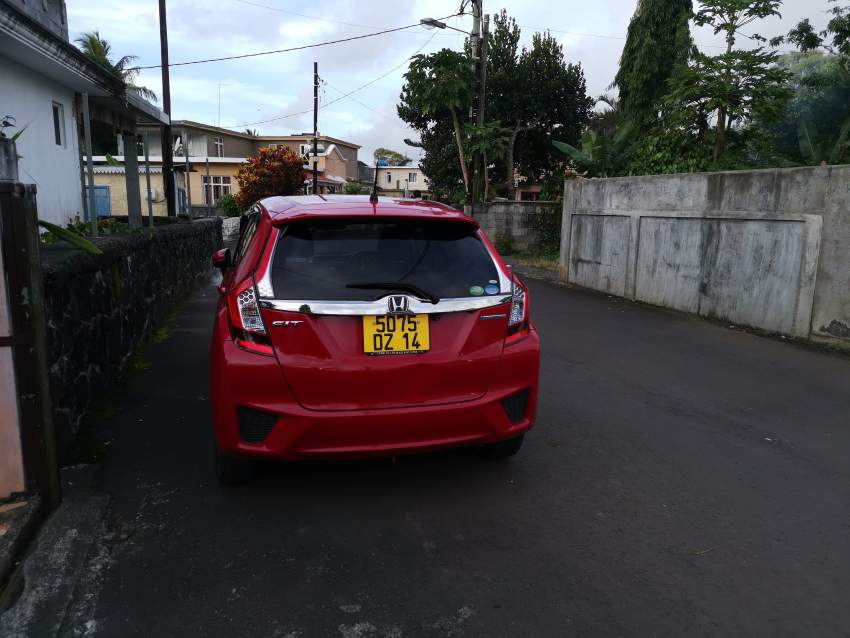 honda fit   - 1 - Family Cars  on Aster Vender