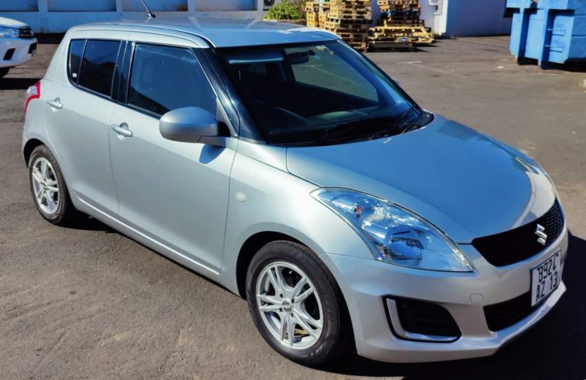 SUZUKI SWIFT annee 2013 Rs 350,000 (73,000Km) - 2 - Compact cars  on Aster Vender