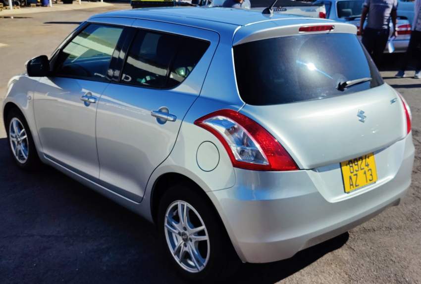 SUZUKI SWIFT annee 2013 Rs 350,000 (73,000Km) - 4 - Compact cars  on Aster Vender