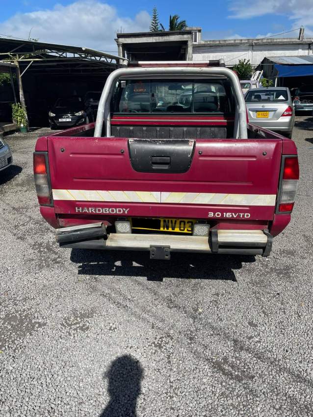 2x4 Nissan Hardbody Year 03 - 1 - Pickup trucks (4x4 & 4x2)  on Aster Vender