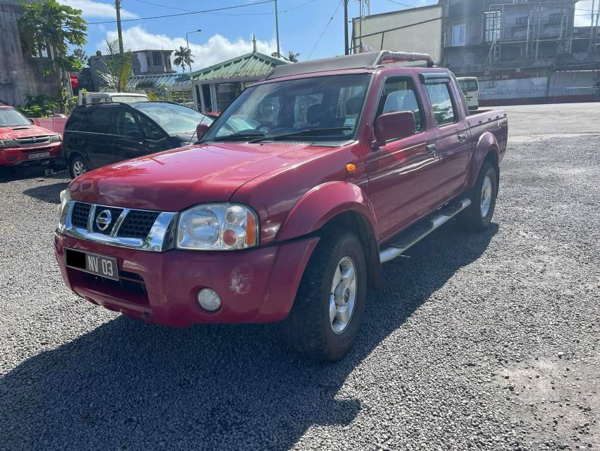 2x4 Nissan Hardbody Year 03 - 2 - Pickup trucks (4x4 & 4x2)  on Aster Vender