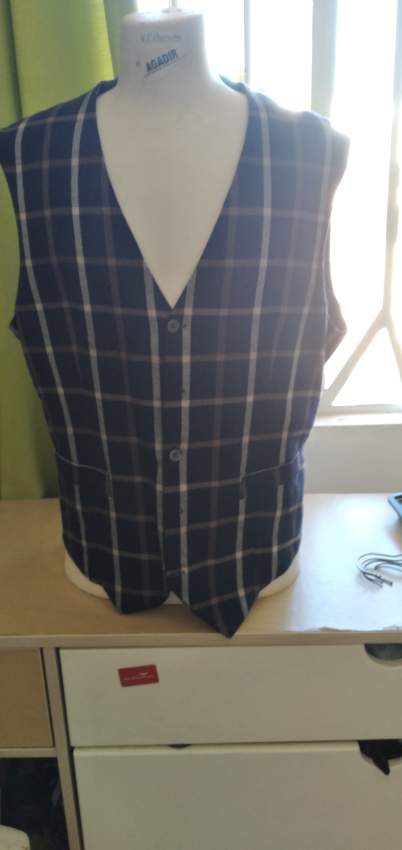 Seven models of men's vests - 2 - Suits (Men)  on Aster Vender