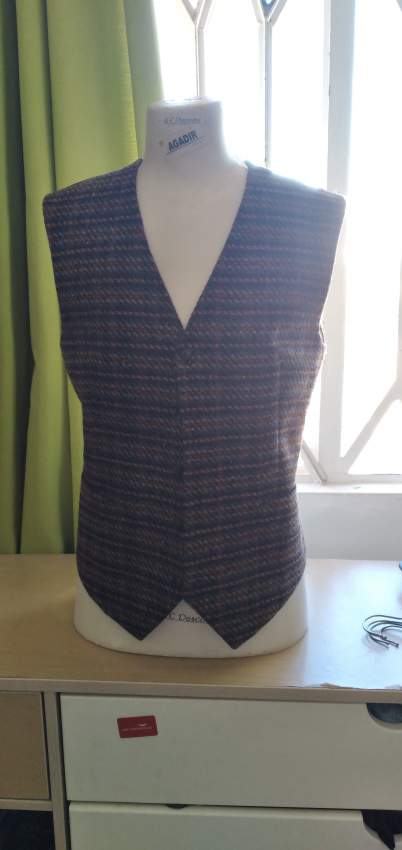 Seven models of men's vests - 5 - Suits (Men)  on Aster Vender