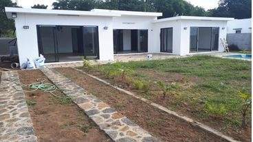 NEWLY BUILT VILLA ON SALE IN CALODYNE - 5 - Villas  on Aster Vender