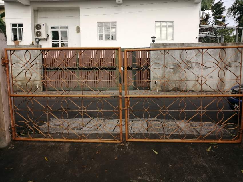 Metallic Gate on Aster Vender