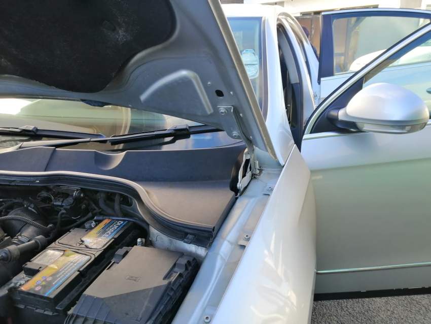 VOLKSWAGEN PASSAT 2.0 TDI - 4 - Luxury Cars  on Aster Vender