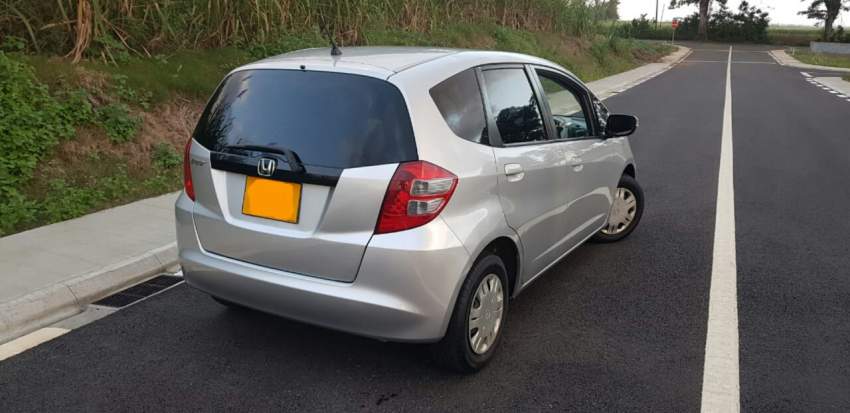 Honda fit - yr 08 - Automatic -1330cc- Call on 59010243 - 0 - Luxury Cars  on Aster Vender