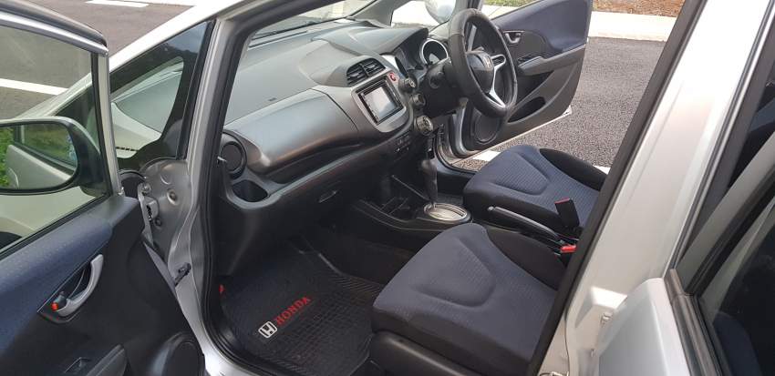 Honda fit - yr 08 - Automatic -1330cc- Call on 59010243 - 4 - Luxury Cars  on Aster Vender