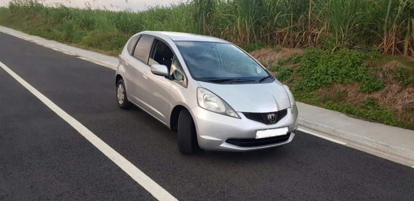 Honda fit - yr 08 - Automatic -1330cc- Call on 59010243 - 2 - Luxury Cars  on Aster Vender