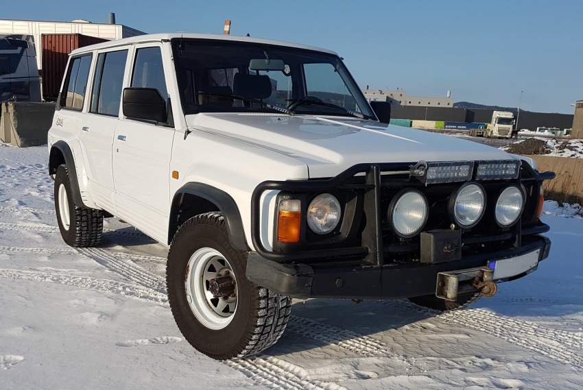 Nissan Patrol Y60 - 3 - Pickup trucks (4x4 & 4x2)  on Aster Vender