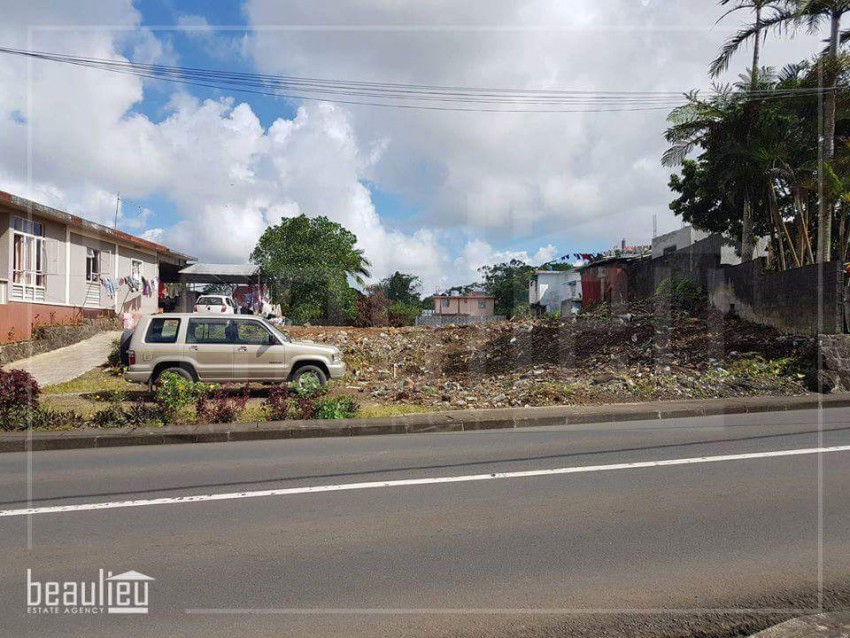 ** 34,5 Perches  land in Mel Rose ** - 1 - Land  on Aster Vender