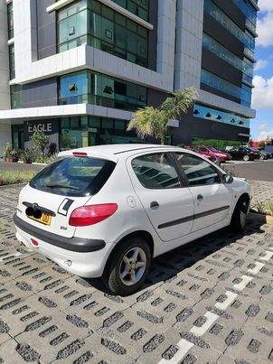 206 Peugeot année 2000 - 0 - Compact cars  on Aster Vender