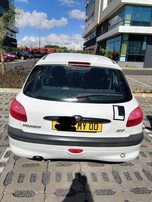 206 Peugeot année 2000 - 3 - Compact cars  on Aster Vender