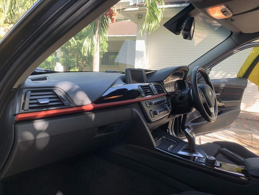 BMW 320i (F30) Sport Line 2L T - 4 - Luxury Cars  on Aster Vender