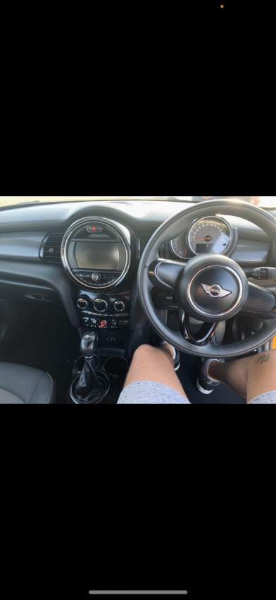 Mini Cooper Cabrio 1.5T - 1 - Compact cars  on Aster Vender