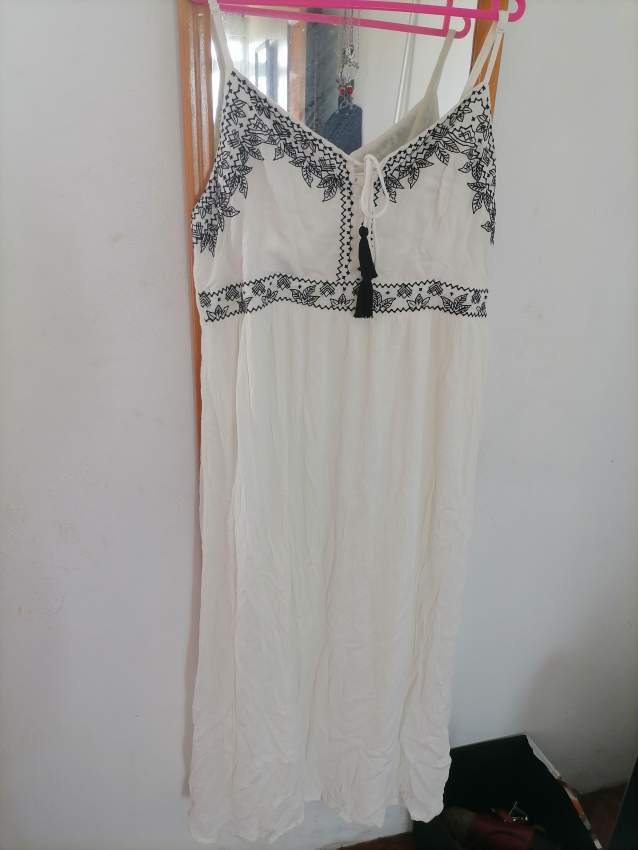 ROBE À VENDRE  - 0 - Dresses (Women)  on Aster Vender