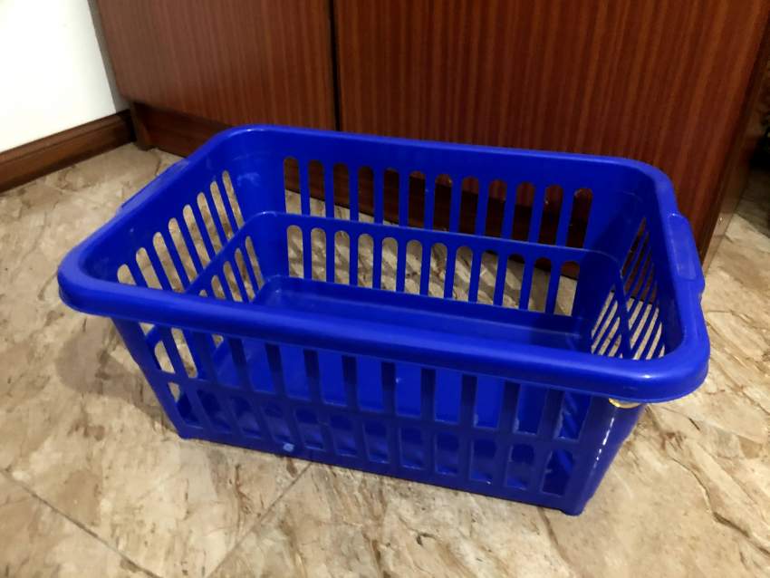 Panier en plastique - 0 - Other storage furniture  on Aster Vender