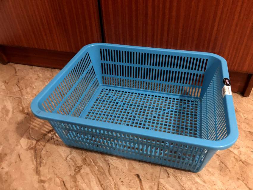 Panier en plastique - 0 - Other storage furniture  on Aster Vender