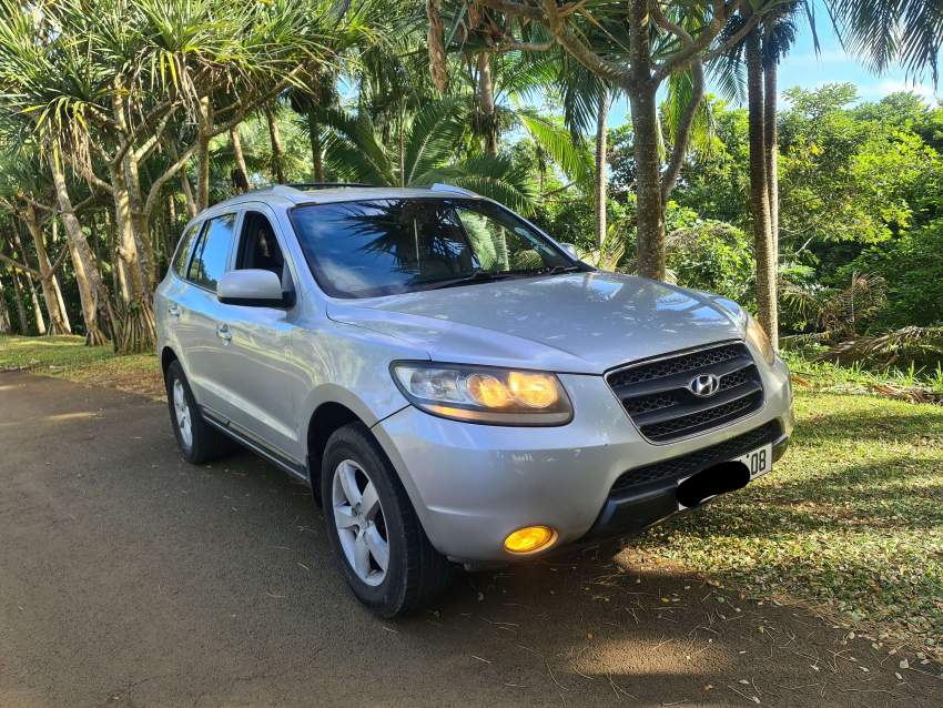 Hyundai santa fe  - 5 - SUV Cars  on Aster Vender