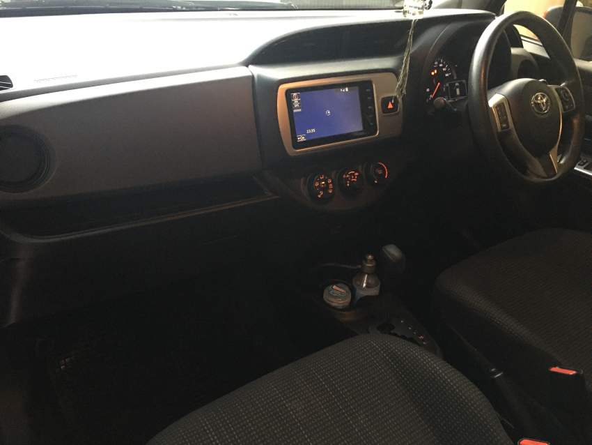 Toyota Vitz 1300cc - 3 - Compact cars  on Aster Vender