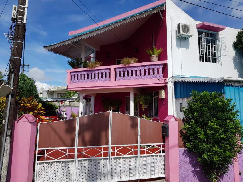 House for sale in the posh area of Vieux Quatre-Bornes  - 5 - House  on Aster Vender