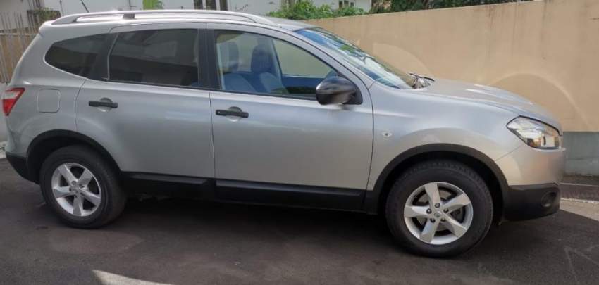 Nissan Qashqai +2  - 5 - SUV Cars  on Aster Vender