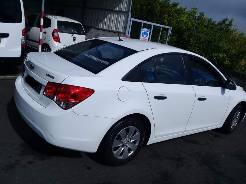 Chevrolet Cruze Yr 2011 235K Neg - 0 - Family Cars  on Aster Vender