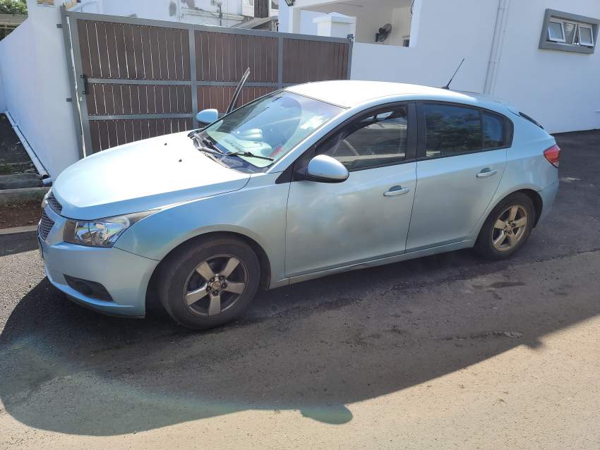Chevrolet Cruze - 1 - Family Cars  on Aster Vender