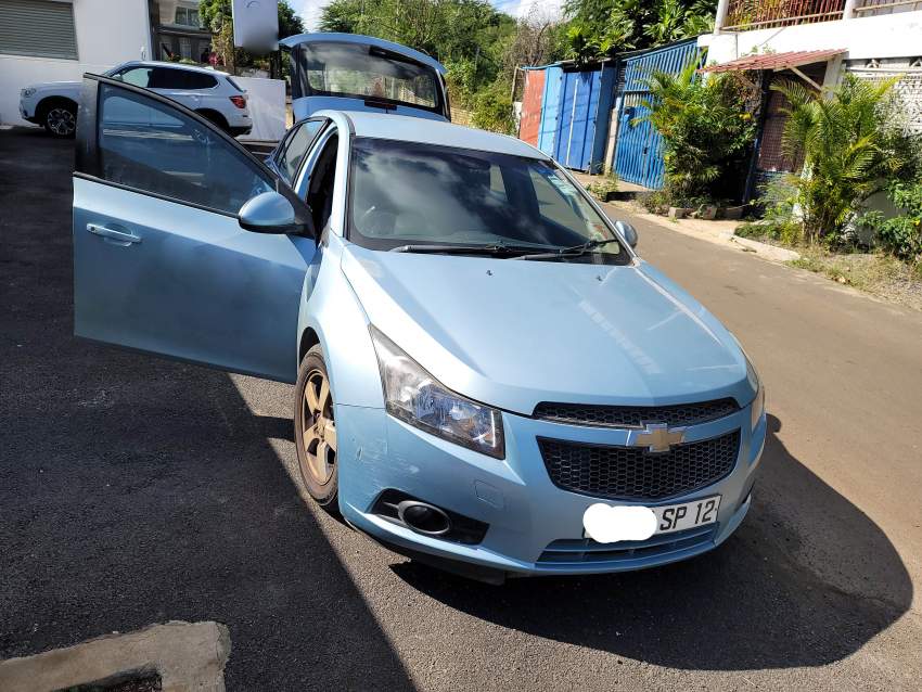 Chevrolet Cruze - 0 - Family Cars  on Aster Vender