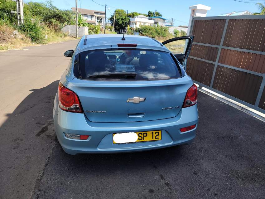 Chevrolet Cruze - 2 - Family Cars  on Aster Vender