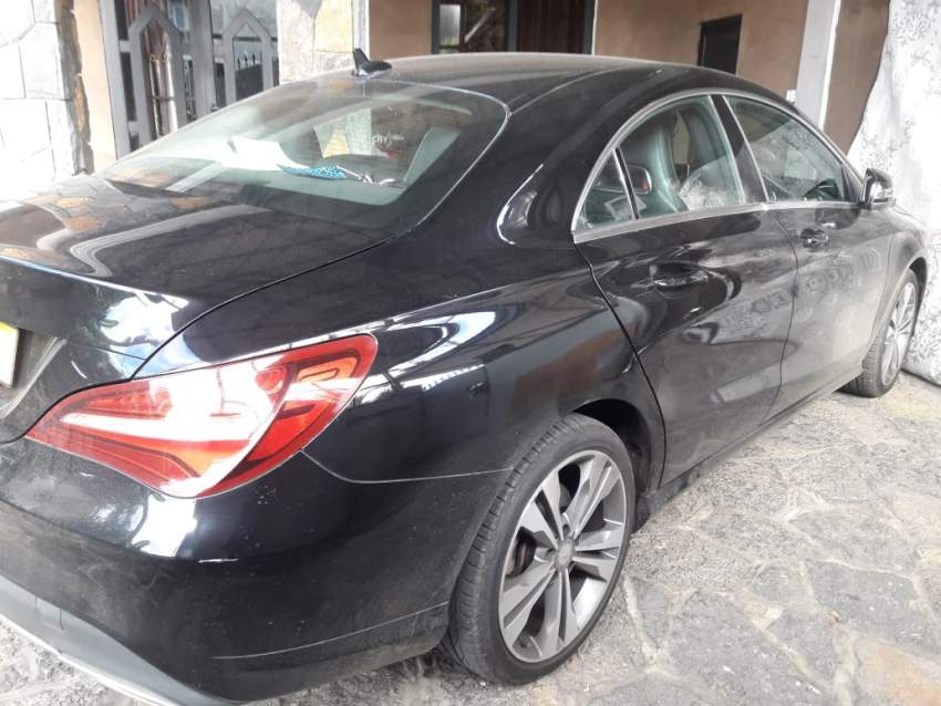 Mercedes-Benz CLA 200 - 2 - Luxury Cars  on Aster Vender