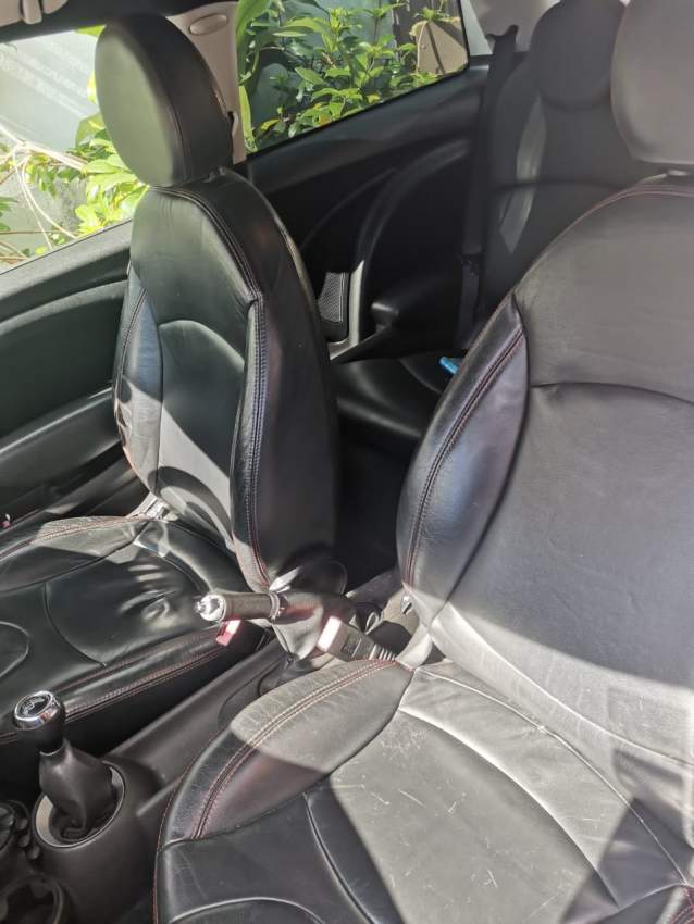 Mini Cooper 1600cc Year 2010 - 1 - Luxury Cars  on Aster Vender