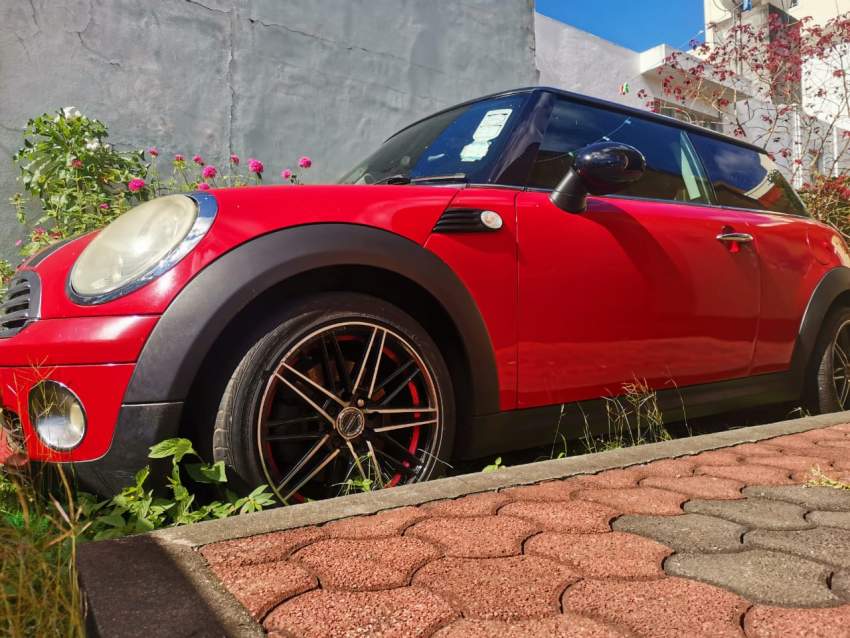 Mini Cooper 1600cc Year 2010 - 3 - Luxury Cars  on Aster Vender