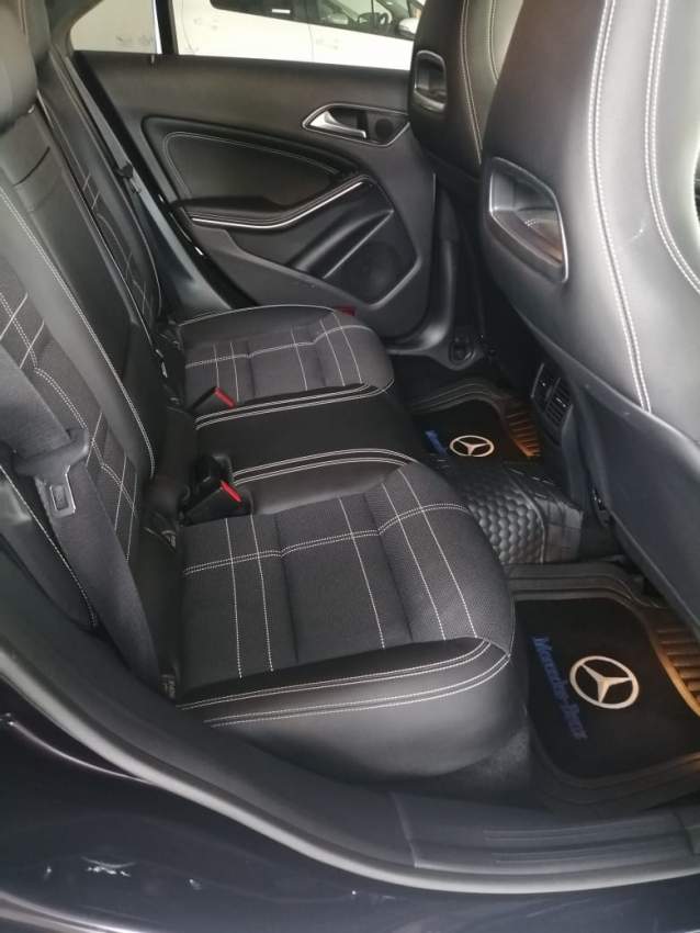 MERCEDES BENZ CLA 180  - 4 - Luxury Cars  on Aster Vender